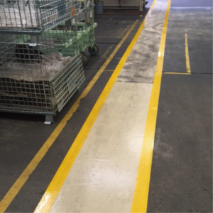 工場床サイン、コンクリートに貼るシート、駐車場ラインテープに最適な耐久性シートフィルム ｜ 工場の安全対策安全標識安全の門も短工期で安い | f_image-05